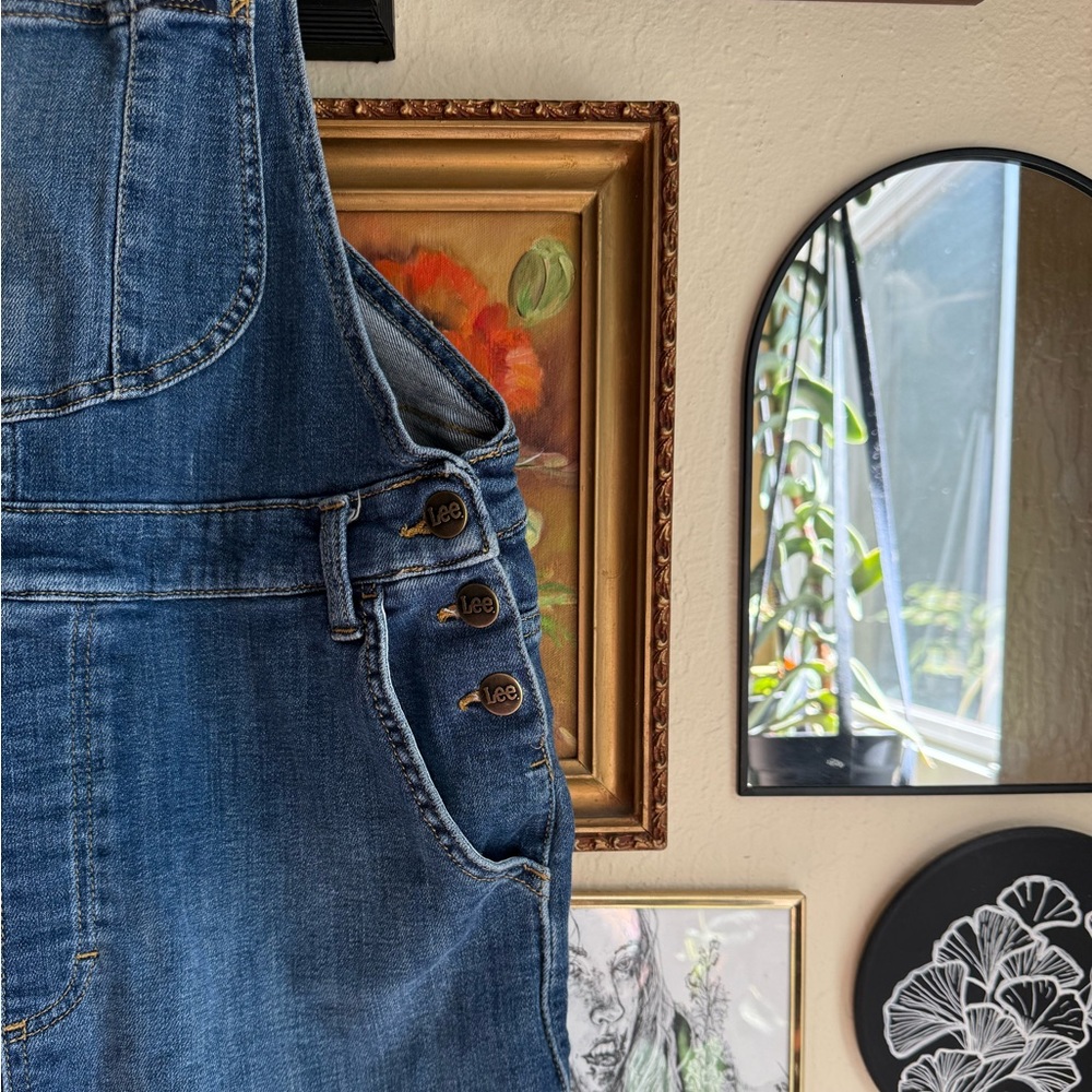 LEE women's relaxed fit heritage overall shorts - Picture 4 of 6